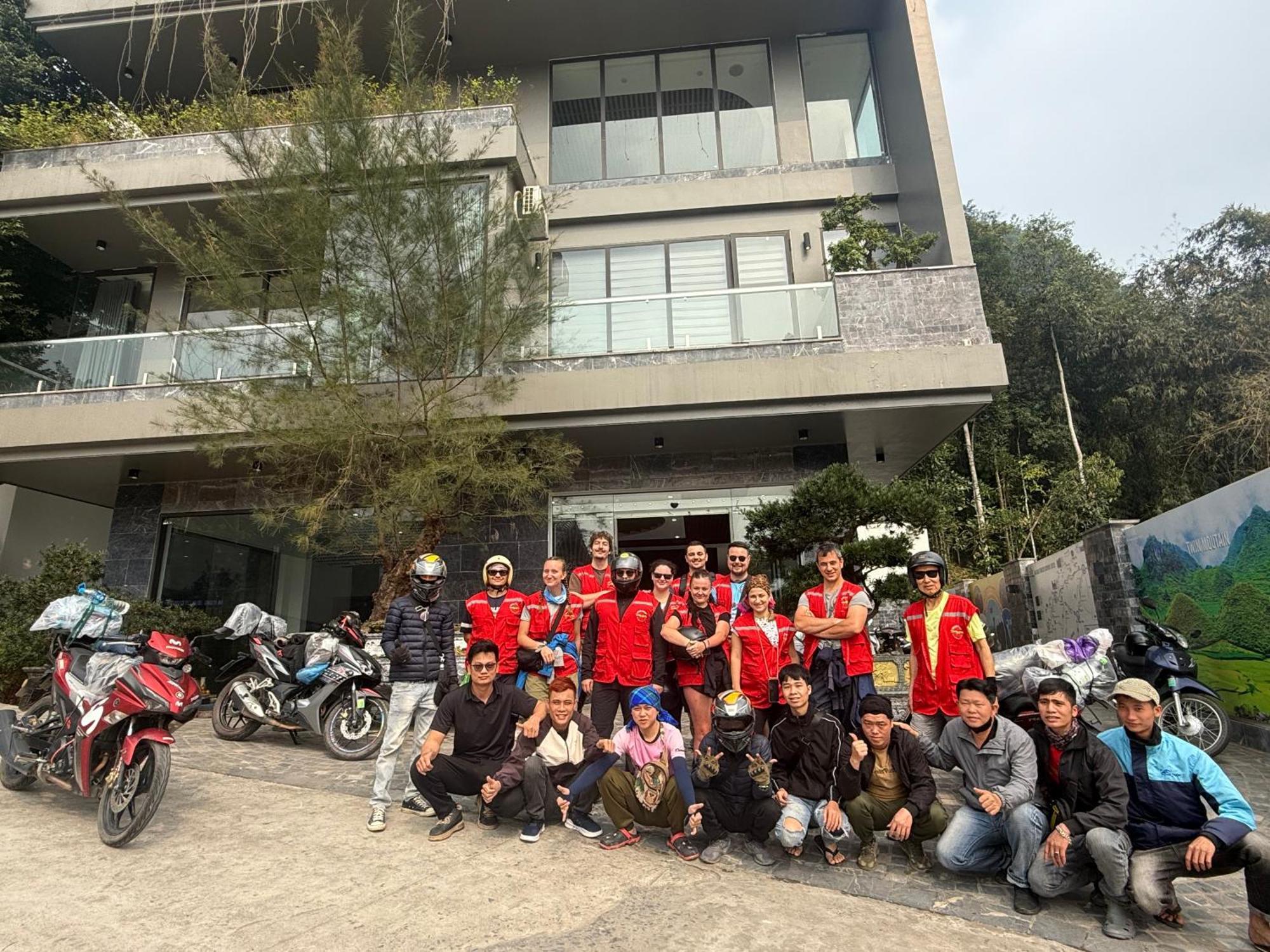 Lotus Premium Lodge - Lotus Group Tours Ha Giang Exterior foto